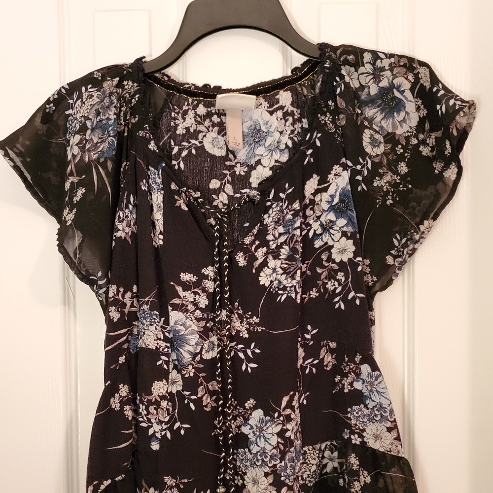 Knox Rose Target floral top with strings